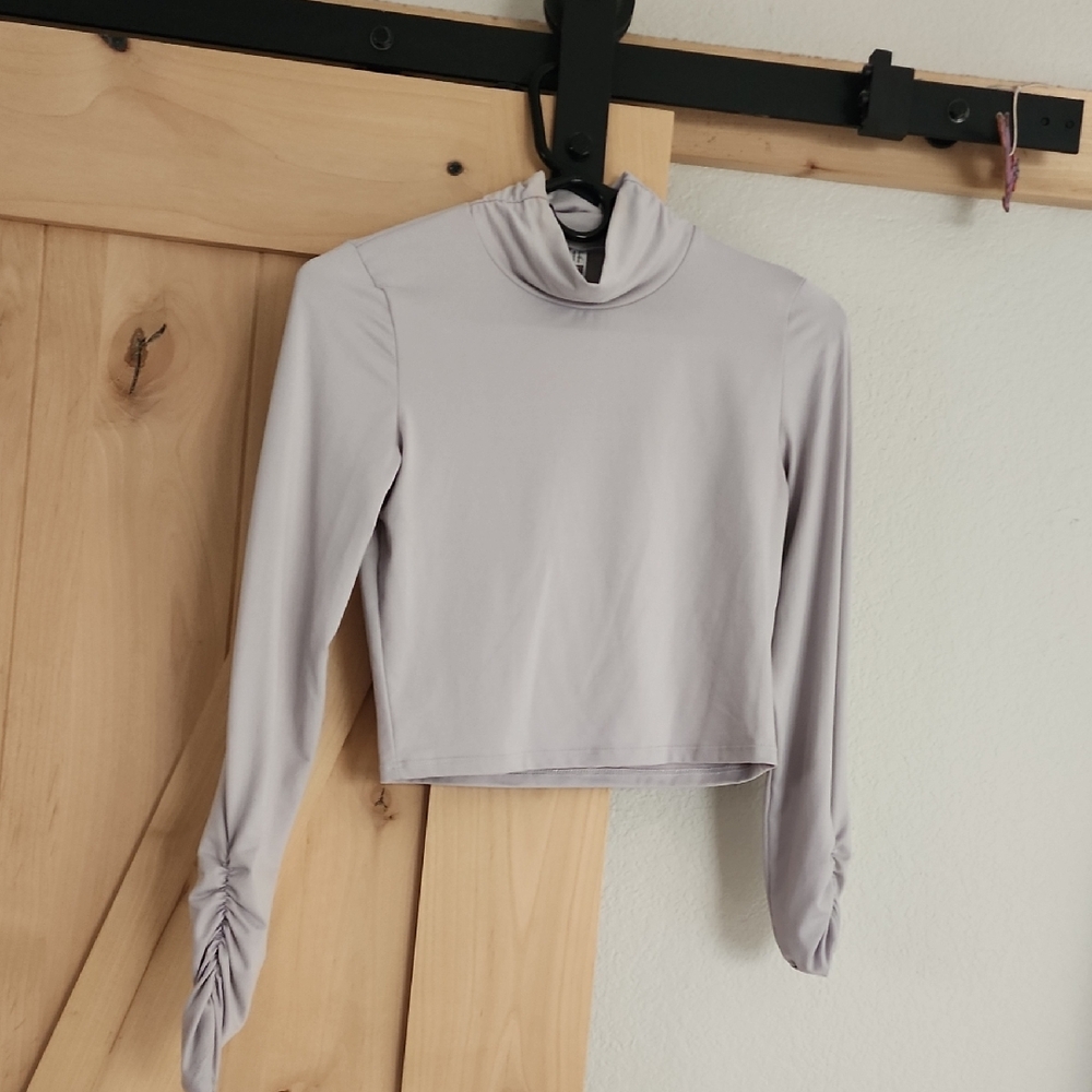 Chic Lilac Ruched Sleeve Blouse